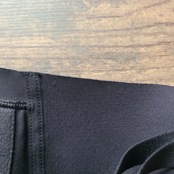 Lululemon Fine Form Bra Lacescape Spanish Rose Black Convertible Strap Women 32C - Picture 4 of 11